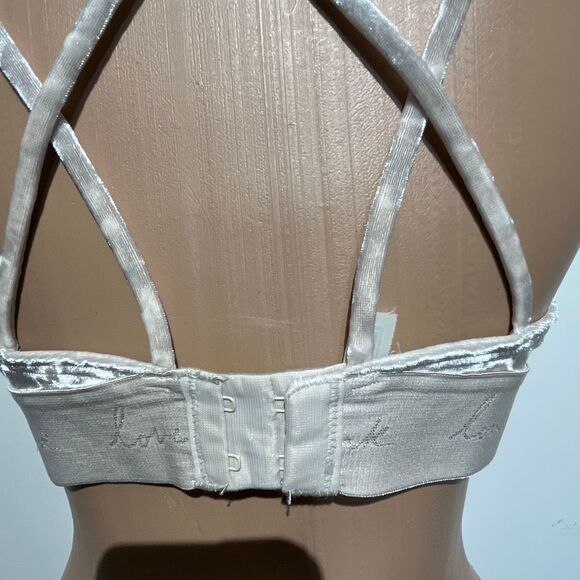 PINK Victoria's Secret Beige Velvet Strappy Back Triangle Brallette Medium - Picture 5 of 9